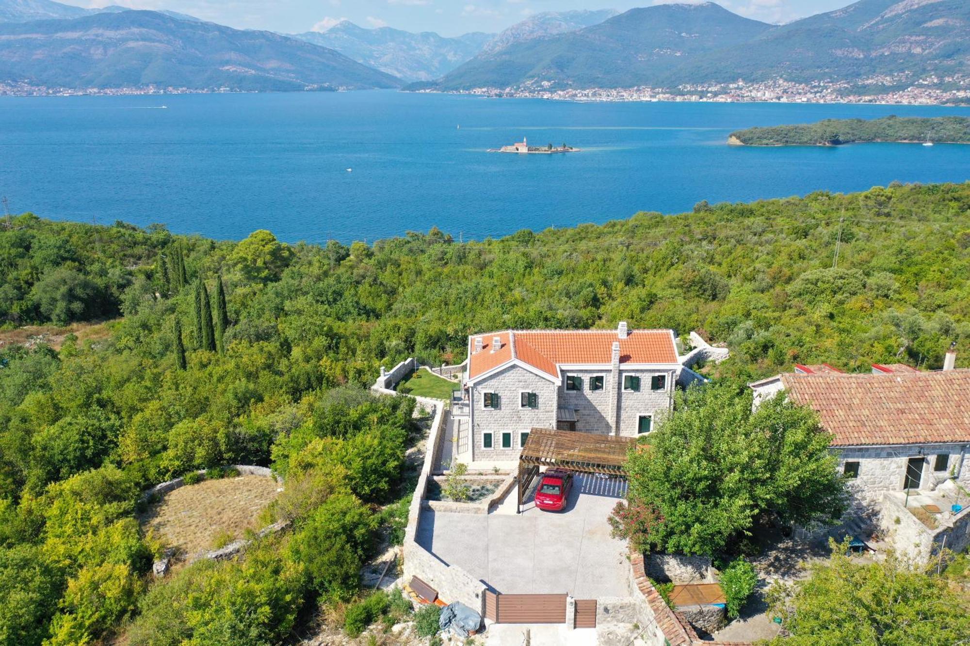 Villa Vista Azzurra Tivat Eksteriør billede