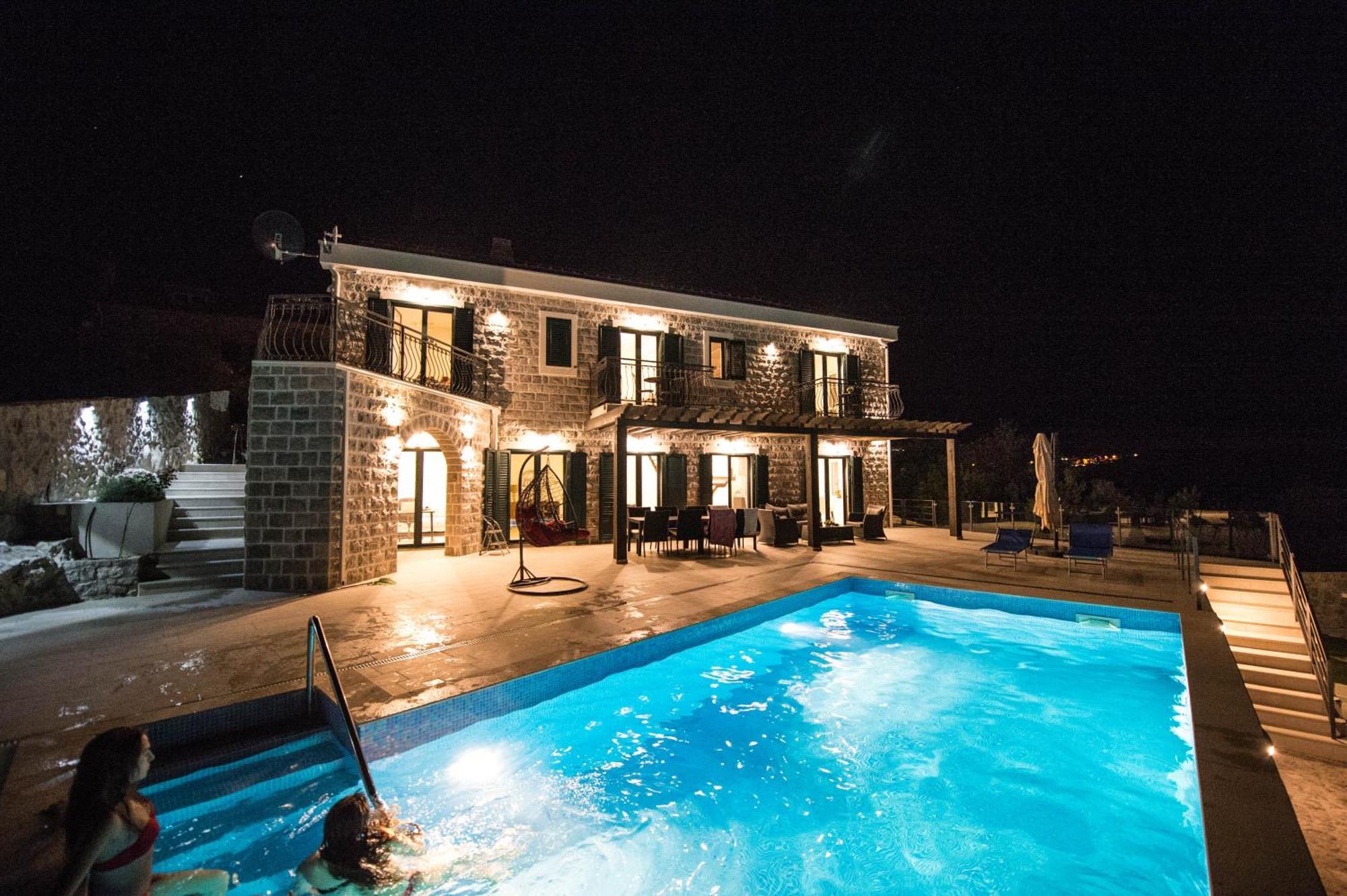 Villa Vista Azzurra Tivat Eksteriør billede