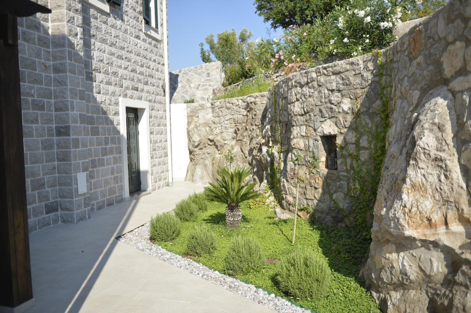 Villa Vista Azzurra Tivat Eksteriør billede