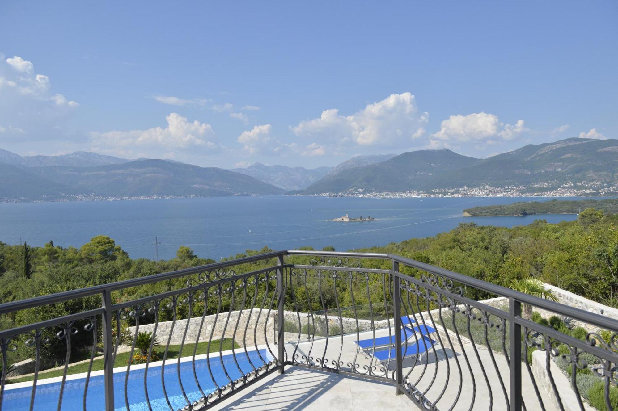 Villa Vista Azzurra Tivat Eksteriør billede